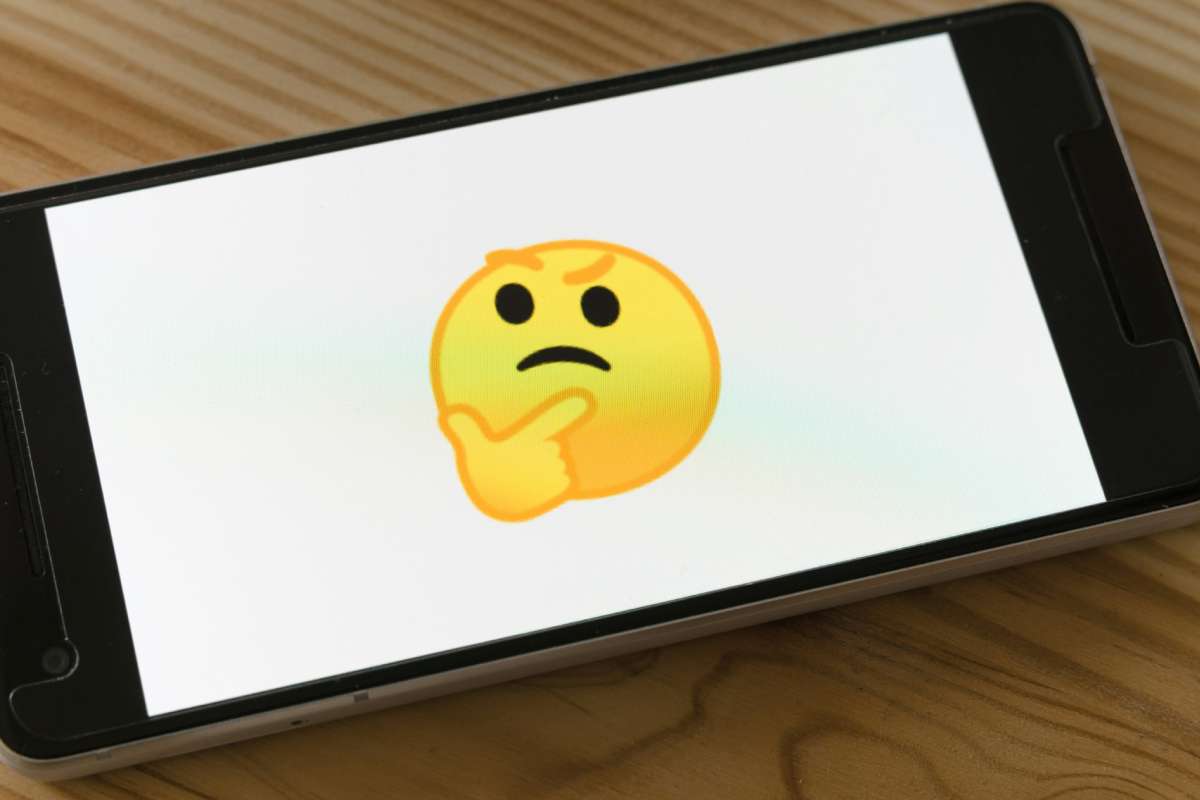 cellulare emoticon